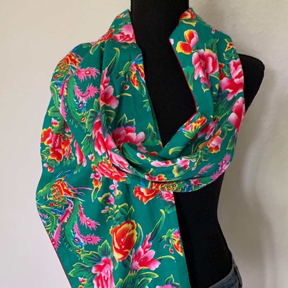 Scarf , New without tag,never use.